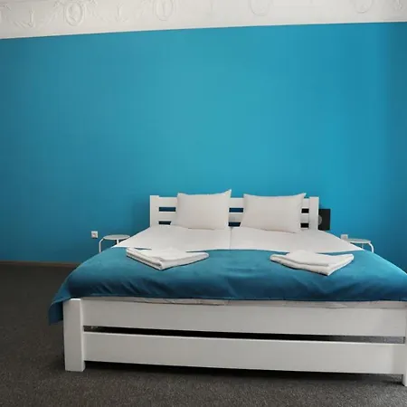 Family Hostel *